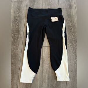 Nike woman’s yoga tight fit high rise 7/8 length leggings very soft